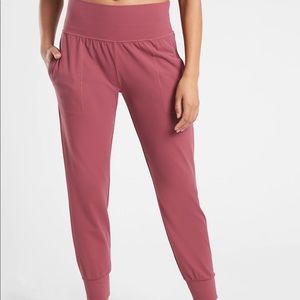 Athleta Salutation Joggers in size XS